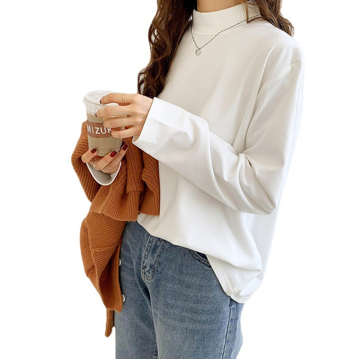 Ladies fashionable cardigan with button details and soft material Chic & Stil