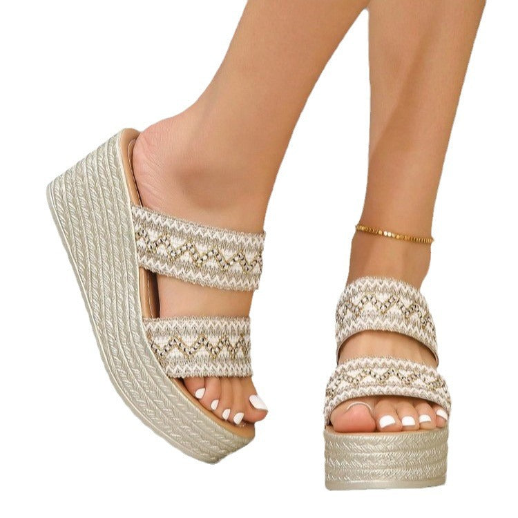 Women's platform sandals with a refined strap design and a soft insole Lune London