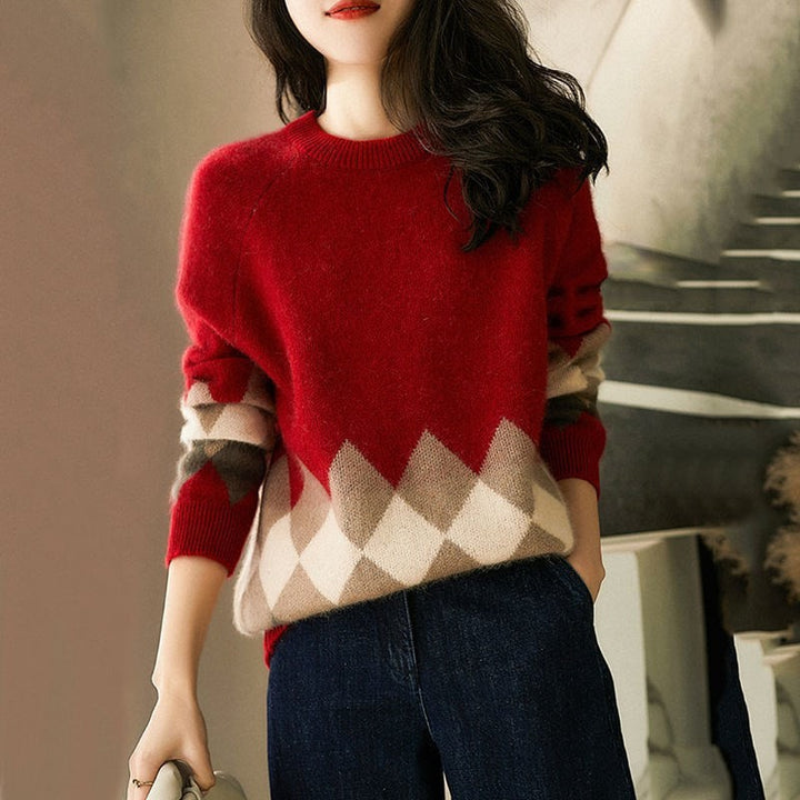 Casual knit sweater for women with a modern diamond pattern and a soft material Lune London