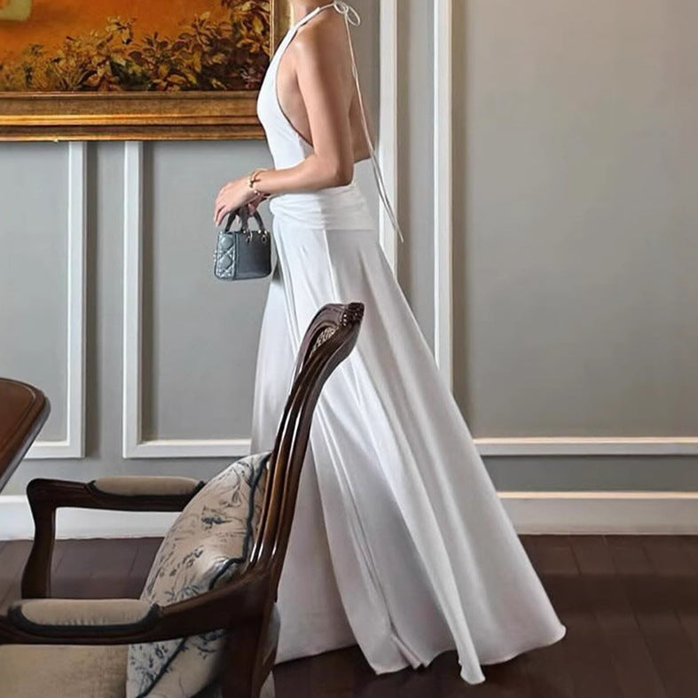 Ladies Elegant Maxi Dress with a high-quality wrapped detail and a chic Halter Neck Lune London