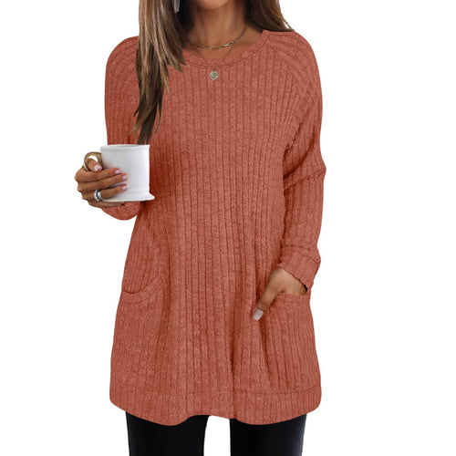 Casual knit sweater for women with side pockets and ribbed structure Lune London