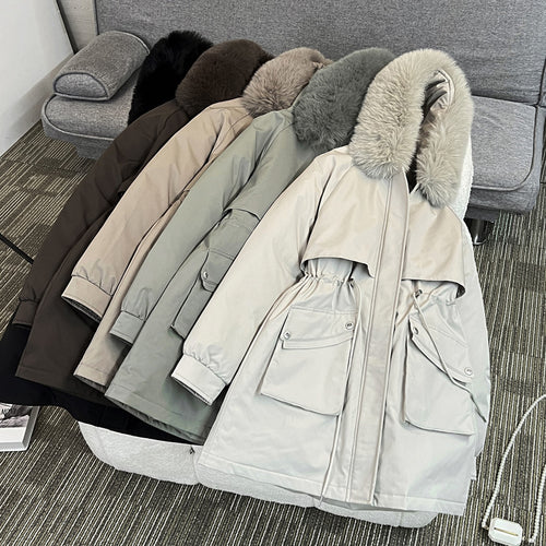 Ladies trendy winter parka with cozy lining and practical pockets Lune London