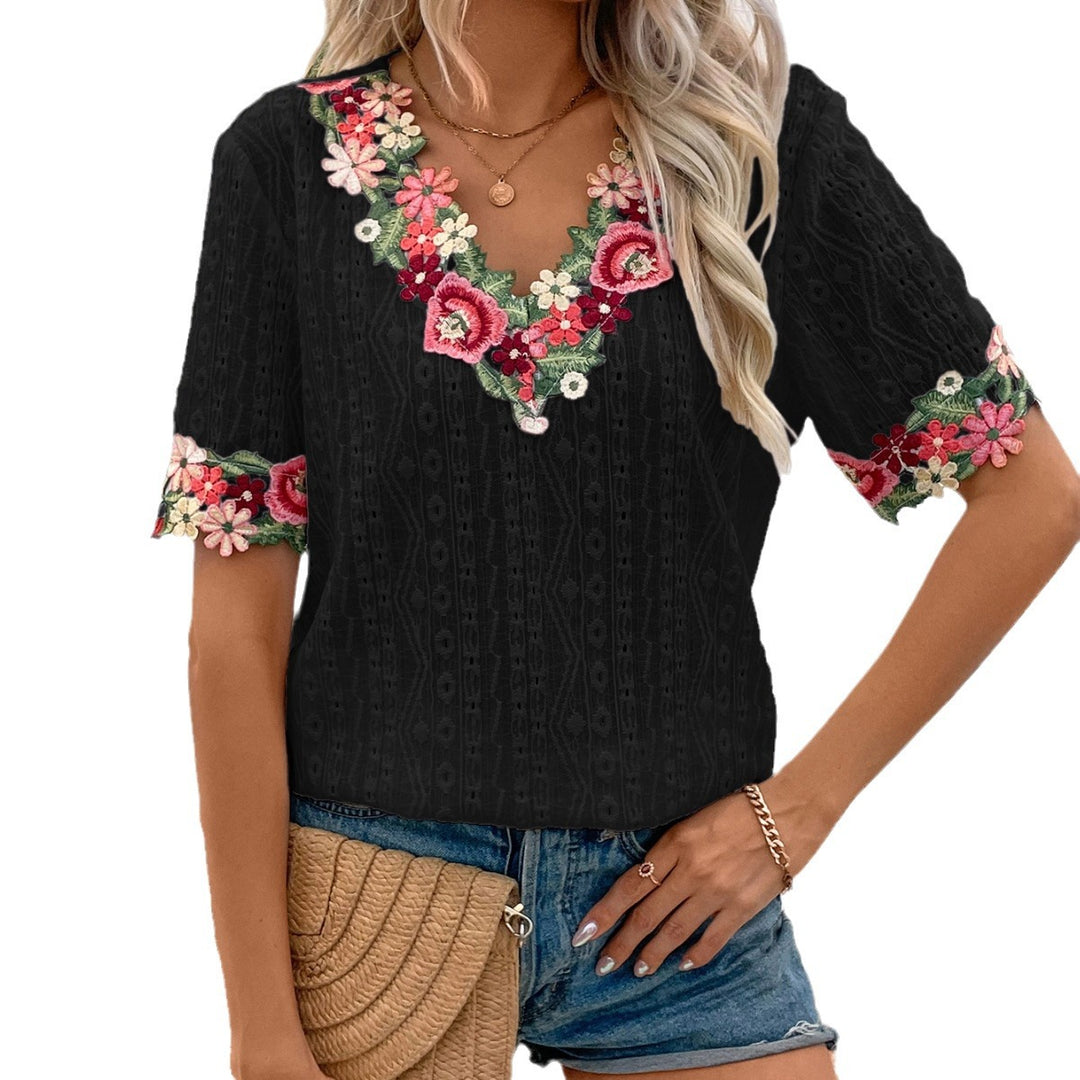 Blouse for women with floral embroidery and airy sleeves Lune London