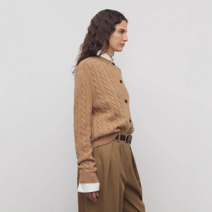 Cardigan en tricot épais pour femmes avec patte de boutonnage Chic & Stil