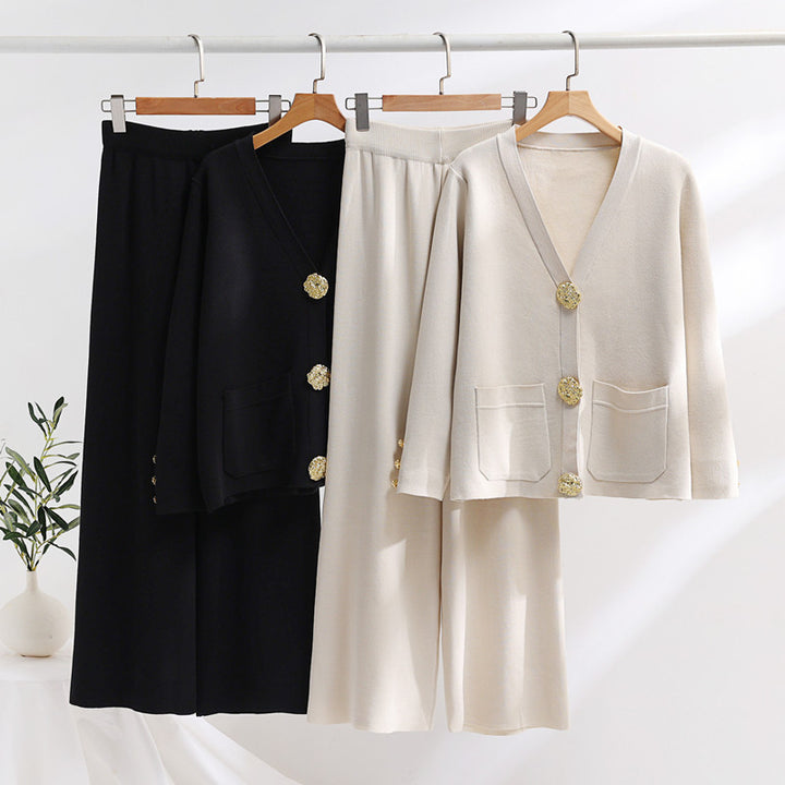 Elegant knitted lounge set for ladies with wide legs and beautiful buttons Lune London