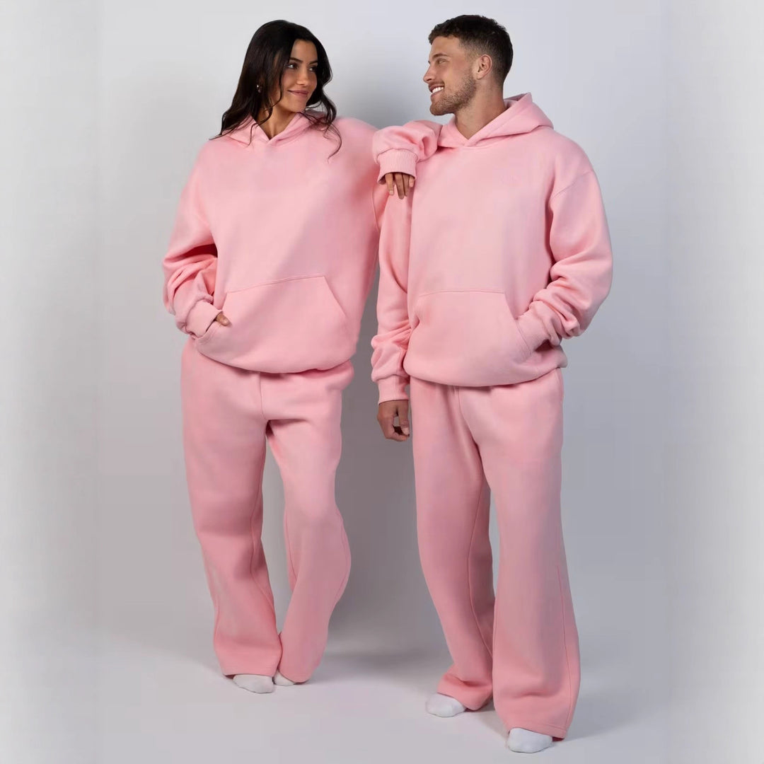 Casual hoodie for women with a loose fit and kangaroo pocket Lune London