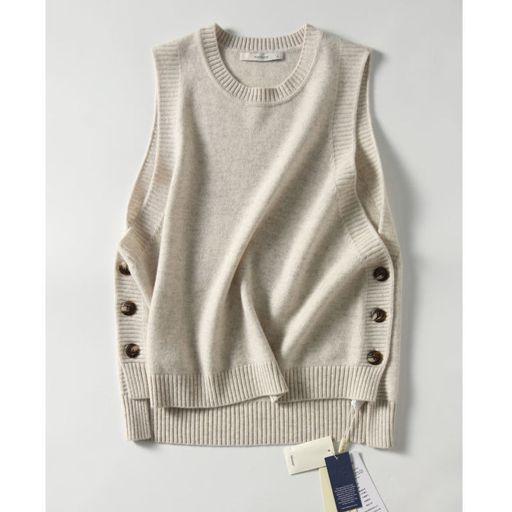 Gilet en tricot pour femmes avec des boutons décoratifs et un grand confort de port Chic & Stil