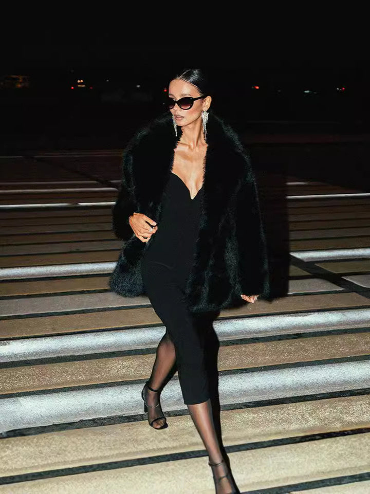 Luxurious faux fur coat for women in a loose fit Lune London