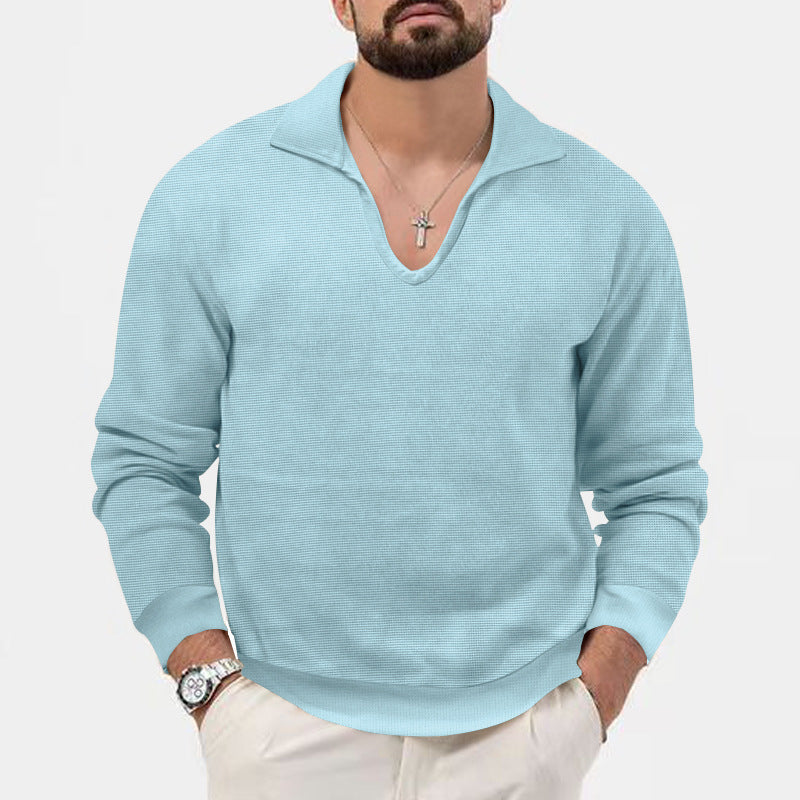Sweater for men with trendy V-neck in breathable knit material Lune London