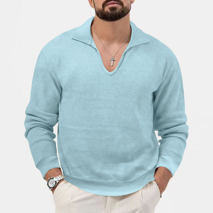 Sweater for men with trendy V-neck in breathable knit material Lune London