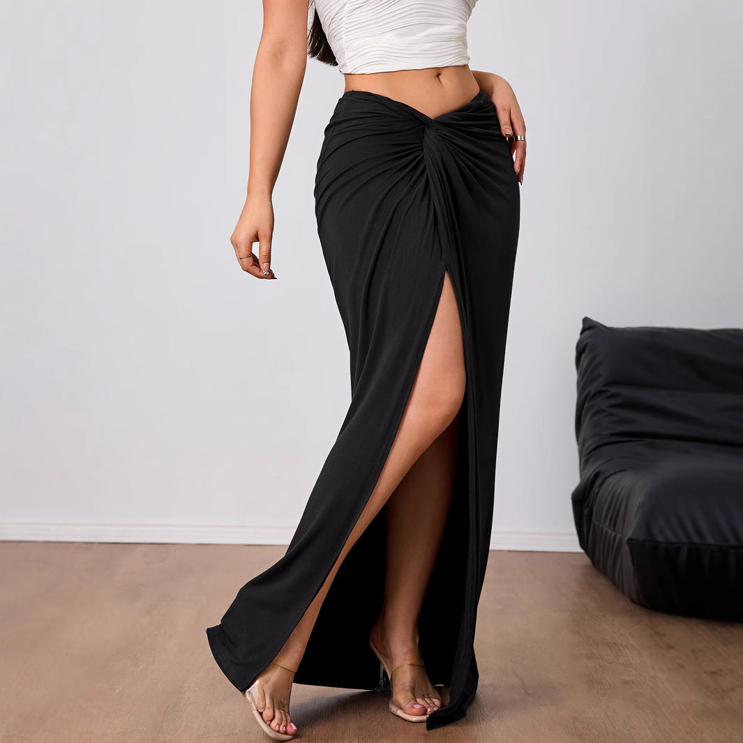 Elegant maxi skirt for women with sophisticated draping and a high slit Chic & Stil