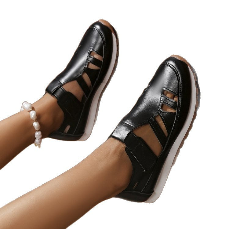 Comfortable women's sandals with ergonomic strap design and breathable surface technology Lune London