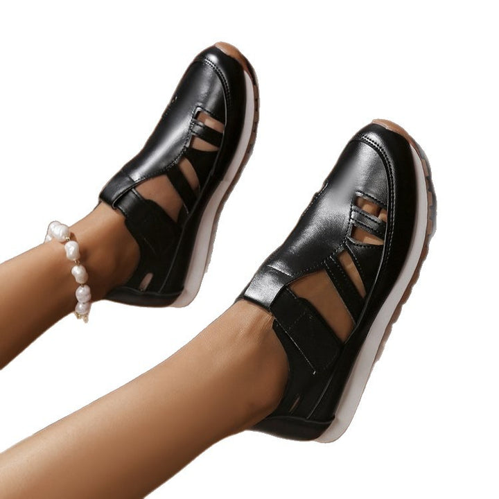 Comfortable women's sandals with ergonomic strap design and breathable surface technology Lune London