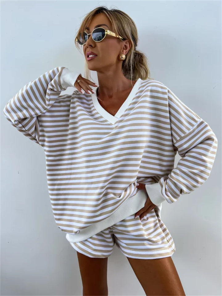 Casual outfit for women with oversized V-neck sweater and shorts Lune London