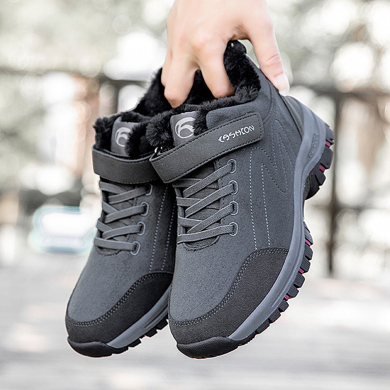 Winter hiking boots for women with insulating lining and non-slip sole Lune London