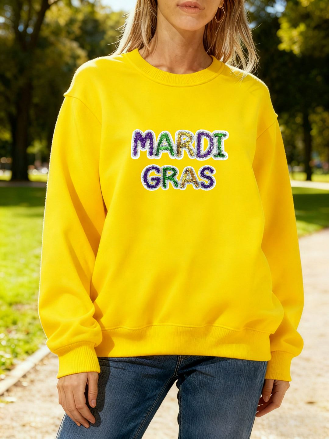 Sweat-shirt pour femmes avec lettrage vibrant de Mardi Gras Chic & Stil