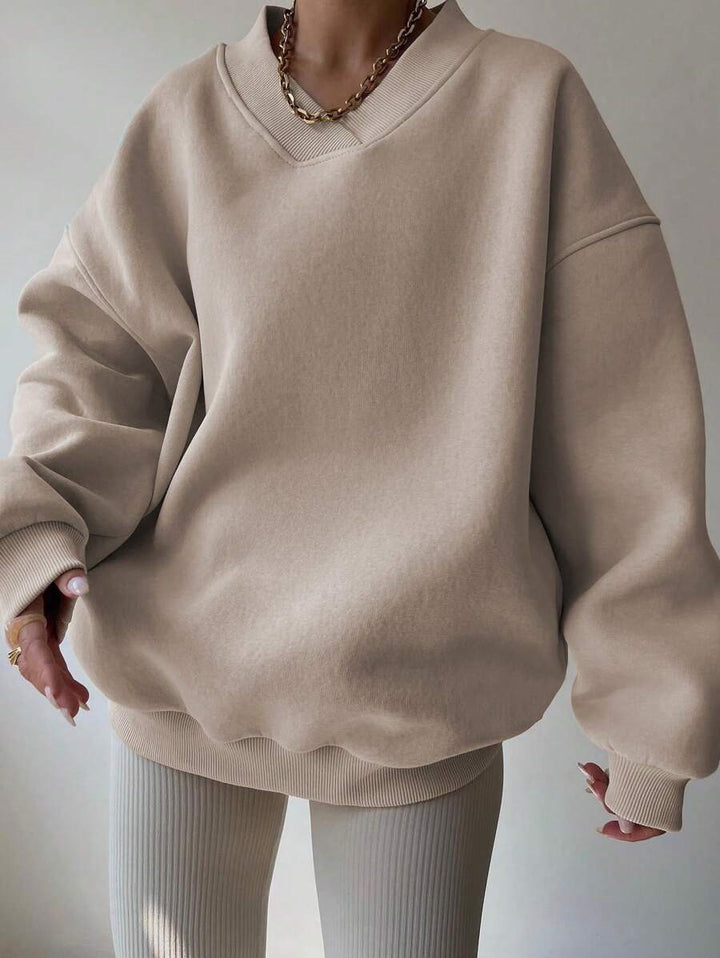 Oversized sweatshirt for women with deep V-neck and relaxed fit Lune London