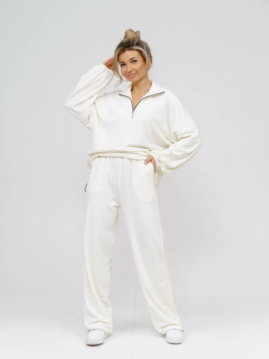Ladies Velour Tracksuit with High Collar and Elastic Cuffs Chic & Stil