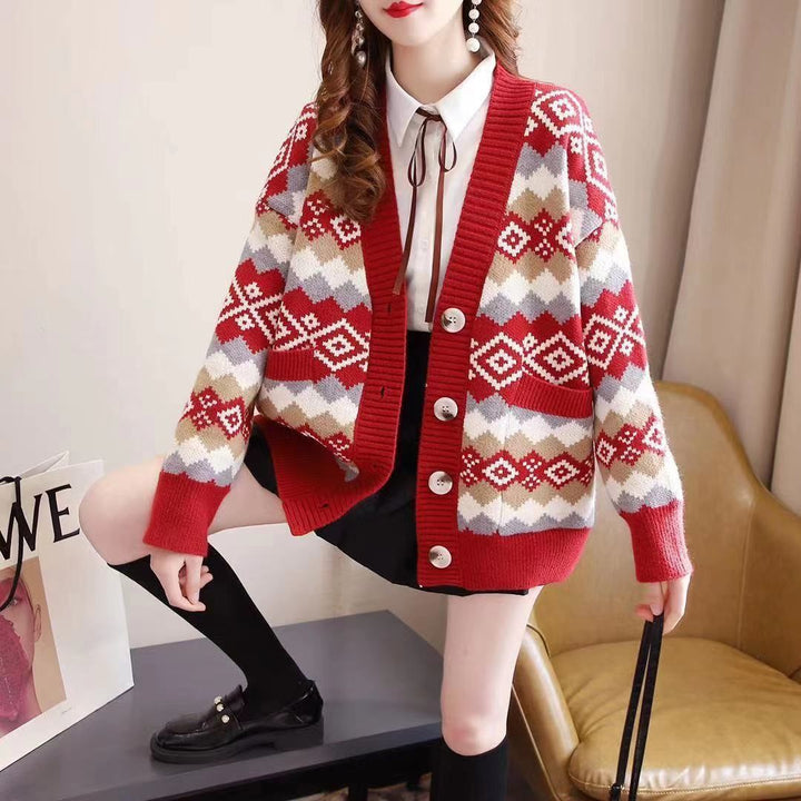 Knitted jacket for women with an elegant diamond pattern and large buttons Lune London