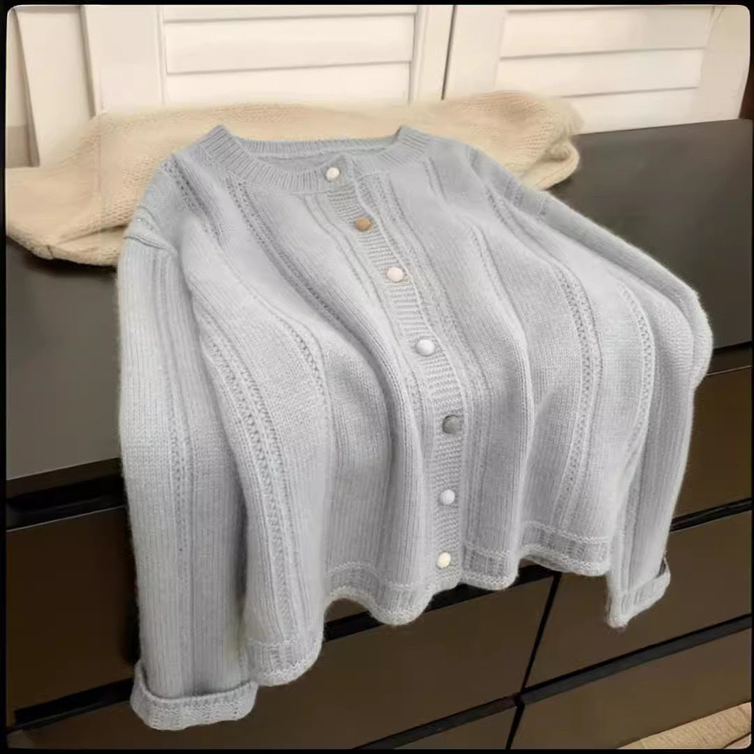 Ladies chunky knit cardigan with an elegant ribbed pattern and button closure Lune London