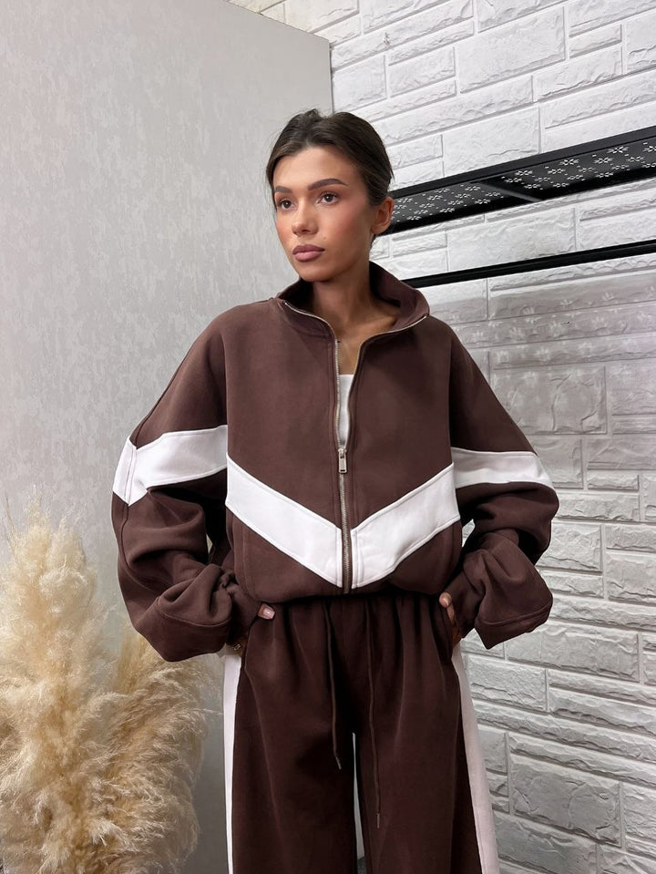 Women's sports set with contrasting inserts Lune London
