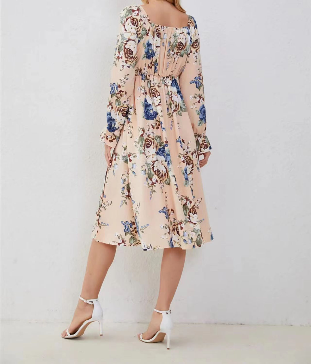 Midi dress for women with floral pattern and side slits Lune London