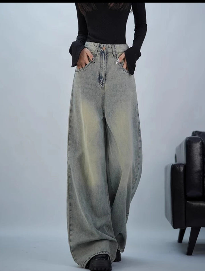 Lune London | Women's trendy baggy jeans with high waistband and wide legs