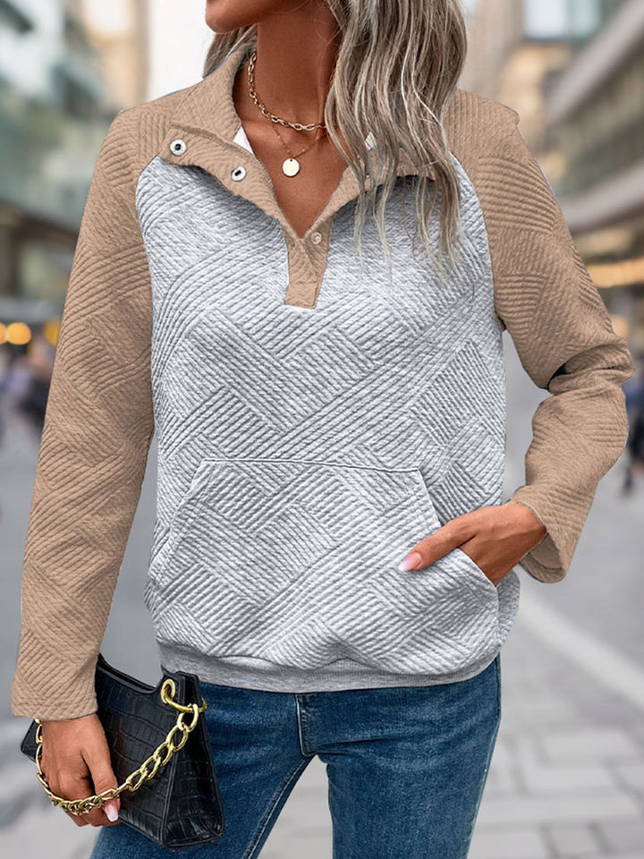 Trendy women's high collar sweater with textured surface Lune London
