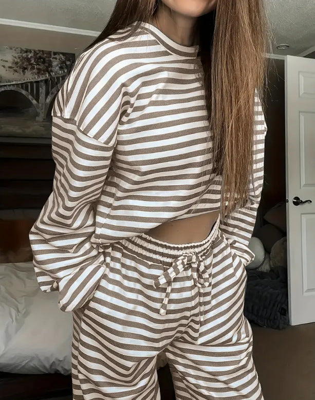 Ensemble de loisirs rayé élégant pour femmes Chic & Stil