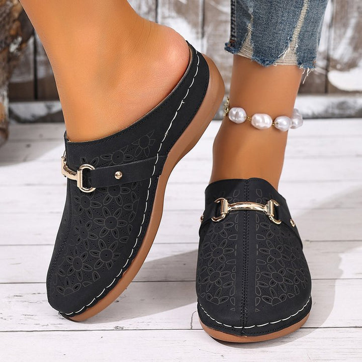 Comfortable clogs for women with floral application Lune London