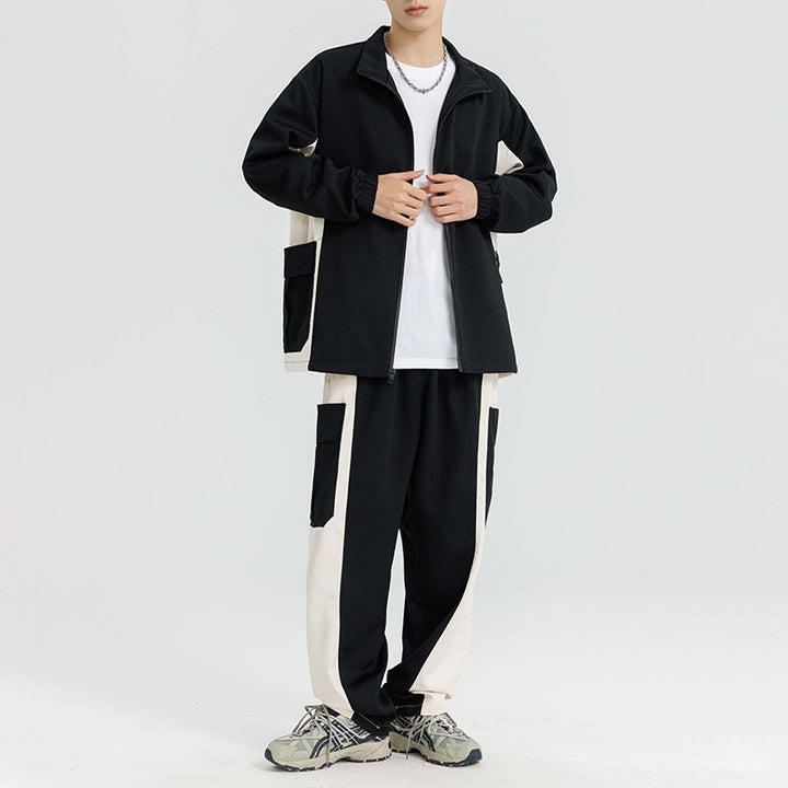 Complete athletic set for men with functional pockets and modern cut Lune London