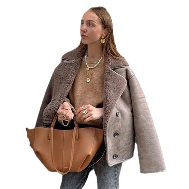 Oversized faux fur jacket for women with a wide collar Lune London
