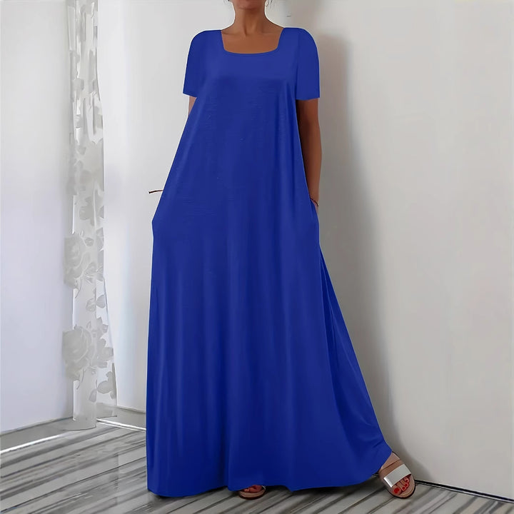 Maxi dress for women with a loose fit and practical pockets Lune London