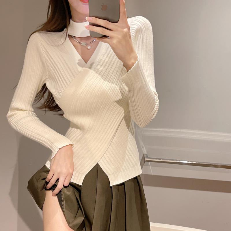 Women's elegant wrap top made of ribbed knit material Lune London