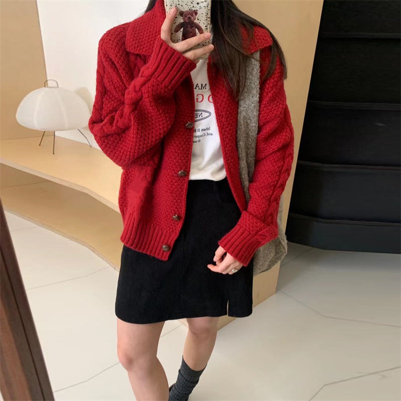 Women thick knit cardigan with contrasting buttons and a textured design Lune London