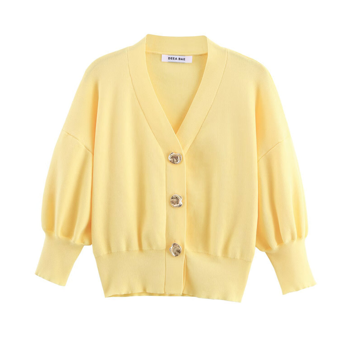 Dames décontracté cardigan avec des manches bouffantes et des détails de bouton élégants Lune London