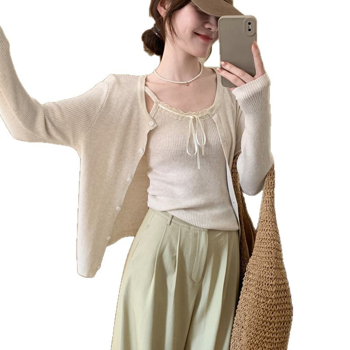 Cardigan décontracté pour femmes avec des détails de boutons à la mode et des manches allongées Chic & Stil
