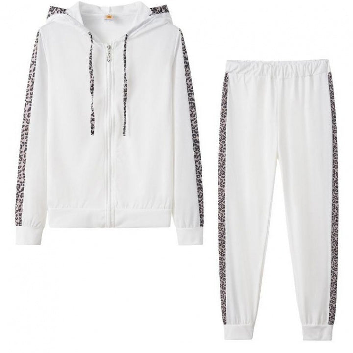 Ensemble de survêtement pour femmes dans un motif léopard tendance Chic & Stil