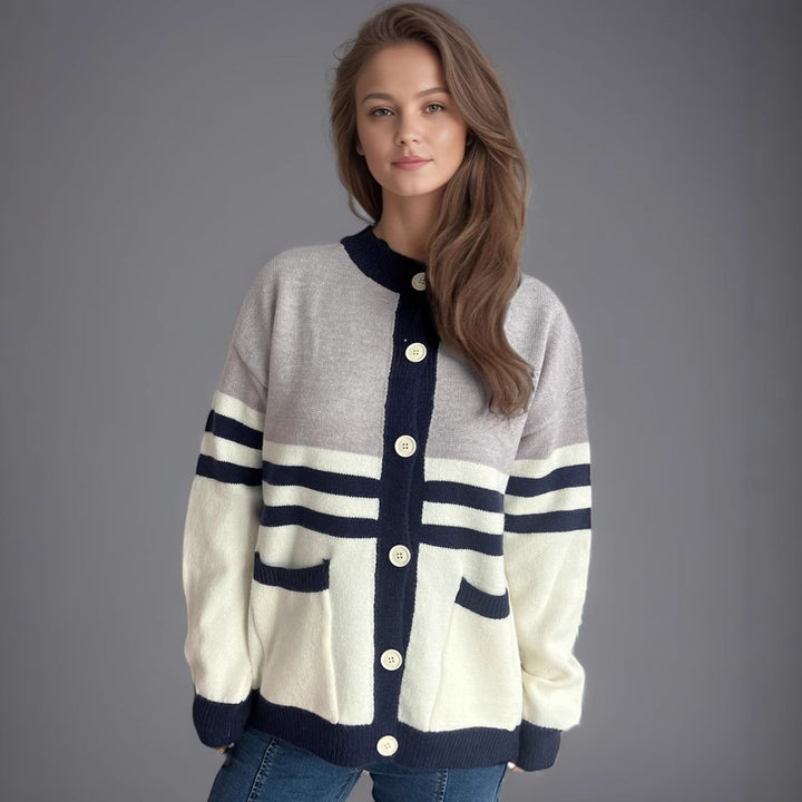 Gilet pour femmes avec des rayures décoratives et de grands détails de boutons Chic & Stil
