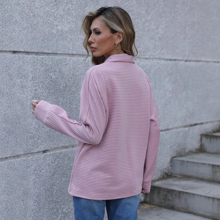 Pull femme décontracté avec col montant et design texturé Lune London