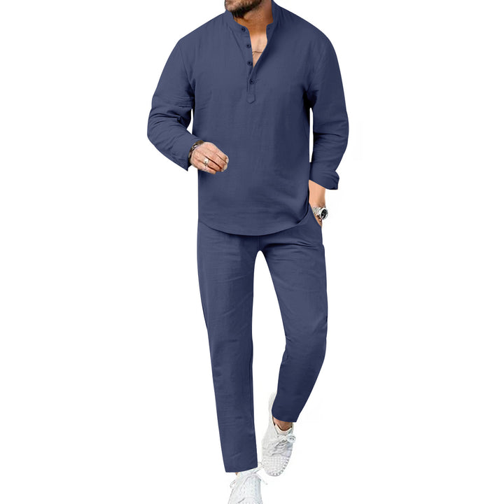 Modern leisure suit for men with an innovative boutonnière design and breathable features Lune London