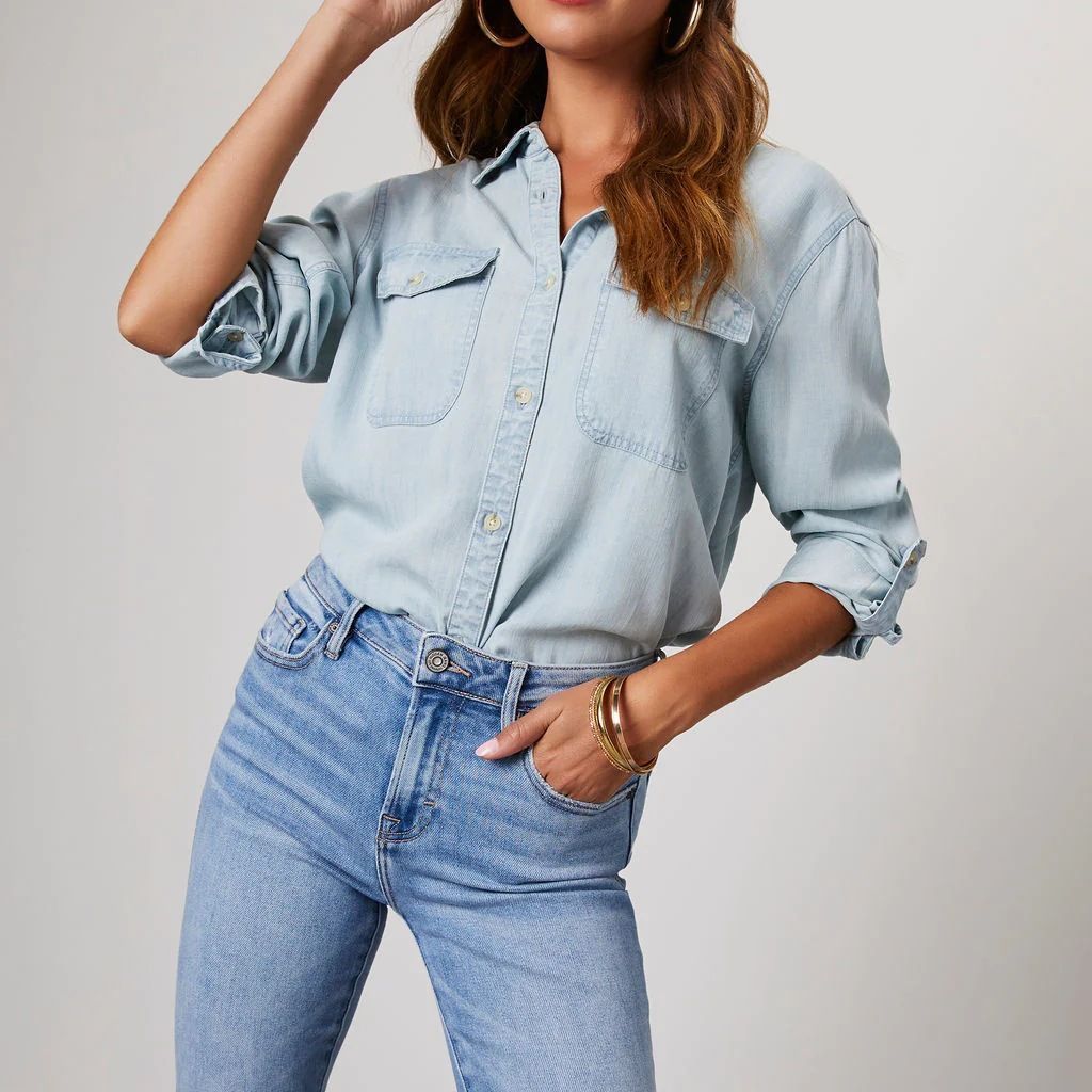 Women’s denim shirt with practical chest pockets and relaxed fit Lune London