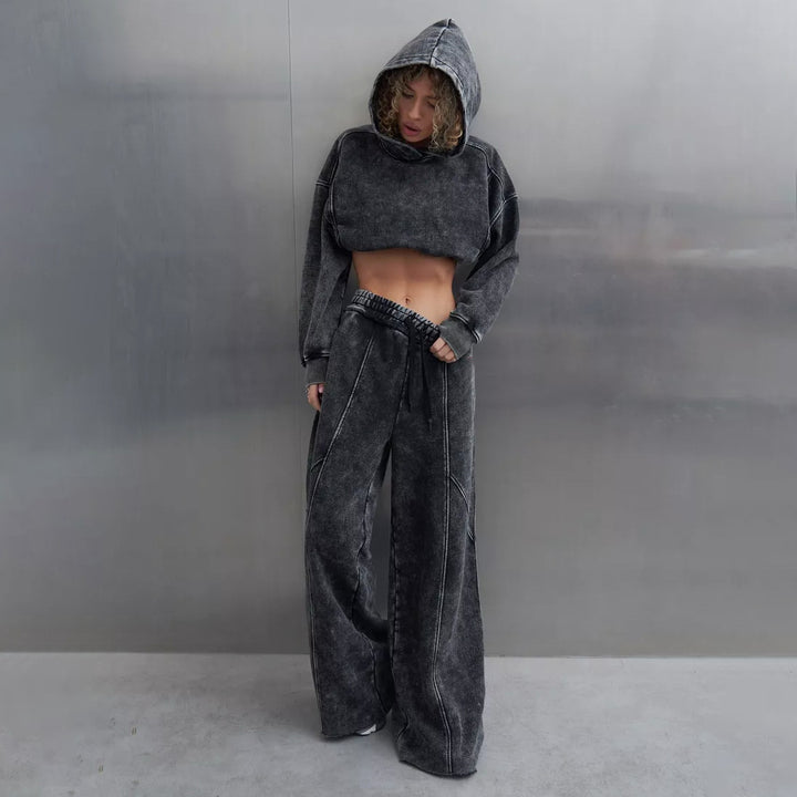 Urban loungewear set for women with cropped hoodie and wide pants Lune London