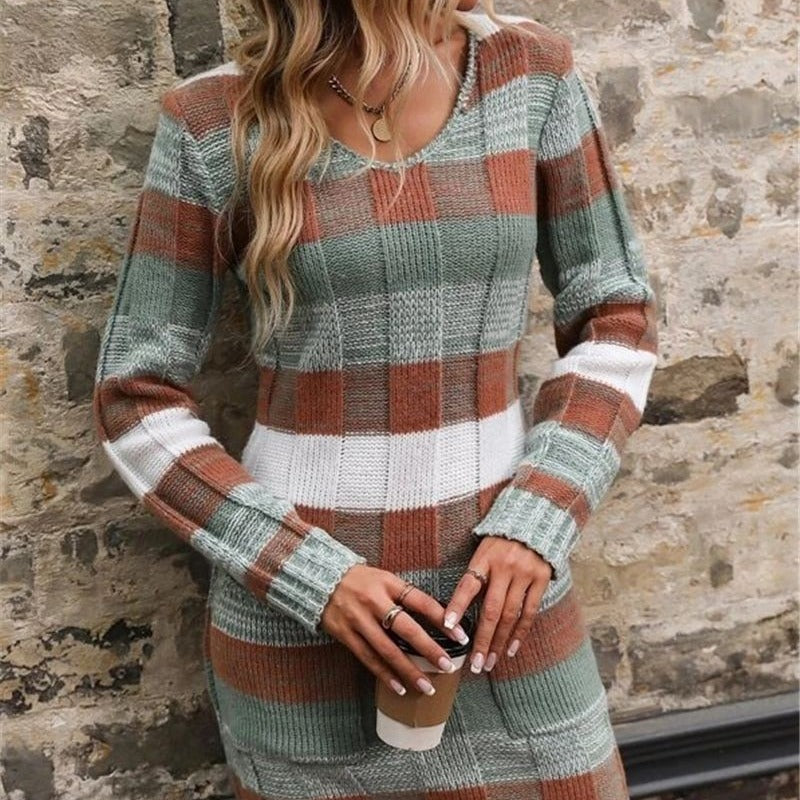 Knitted dress for women with a modern checked pattern and applied pockets Lune London