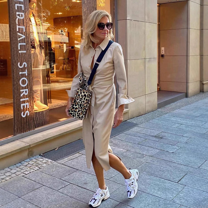 Robe chemise élégante pour femmes avec coupe ajustée et détails à la mode Chic & Stil