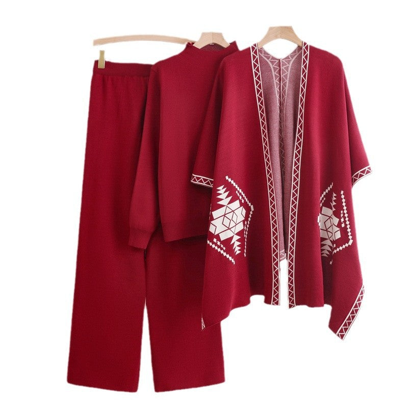 Knitted loungewear set for women with an exceptional poncho style Lune London
