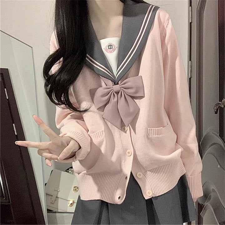 Cardigan universitaire pour femmes avec col classique et design de nœud décoratif Chic & Stil