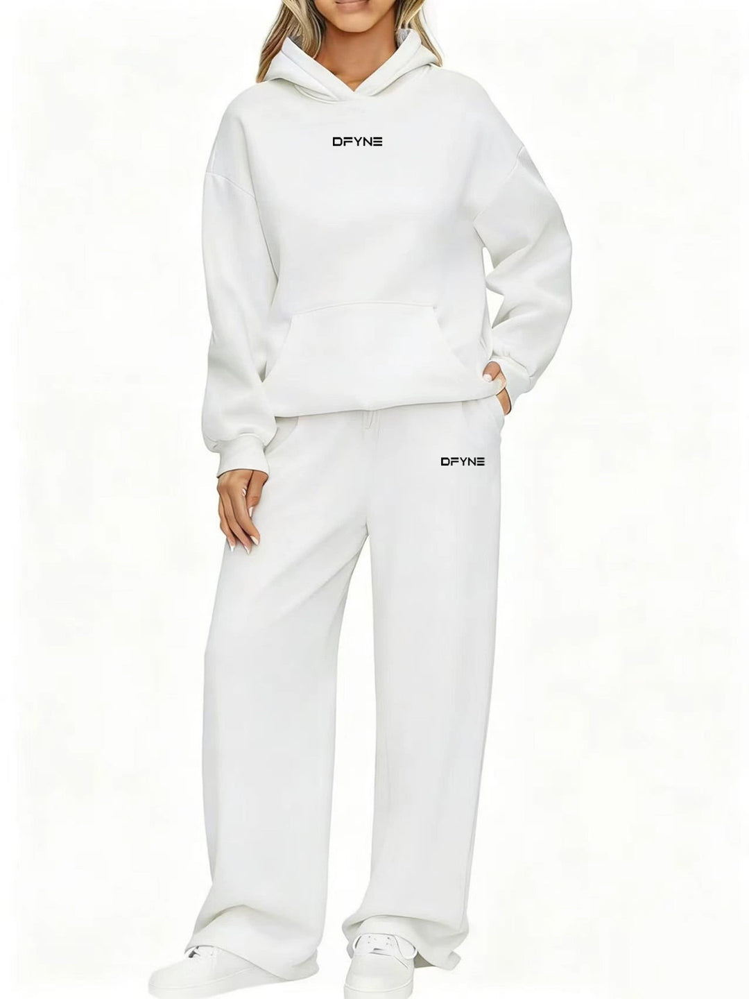Women's casual jogging suit made of soft sweat material Chic & Stil