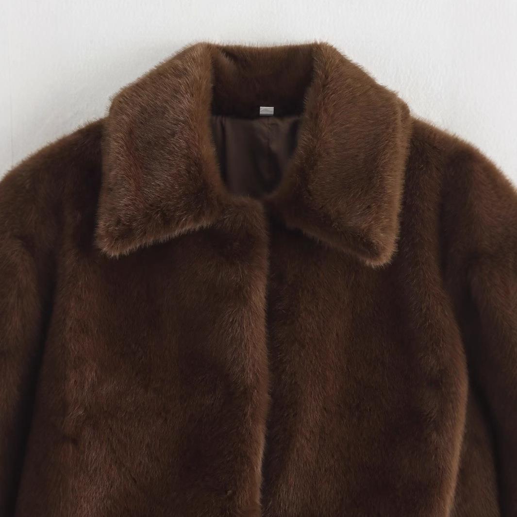 Ladies faux fur jacket with classic lapels and soft interior Lune London