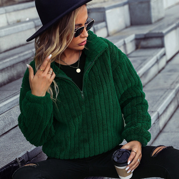 Fleece pullover for women in a casual chic style